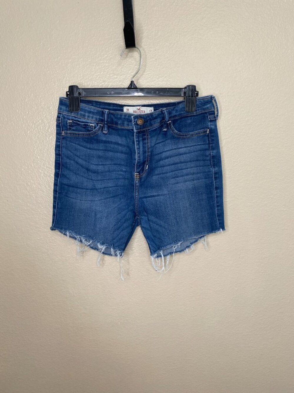 Hollister Womens High-Rise Distressed Denim Shorts W30 11R Medium Wash Frayed He